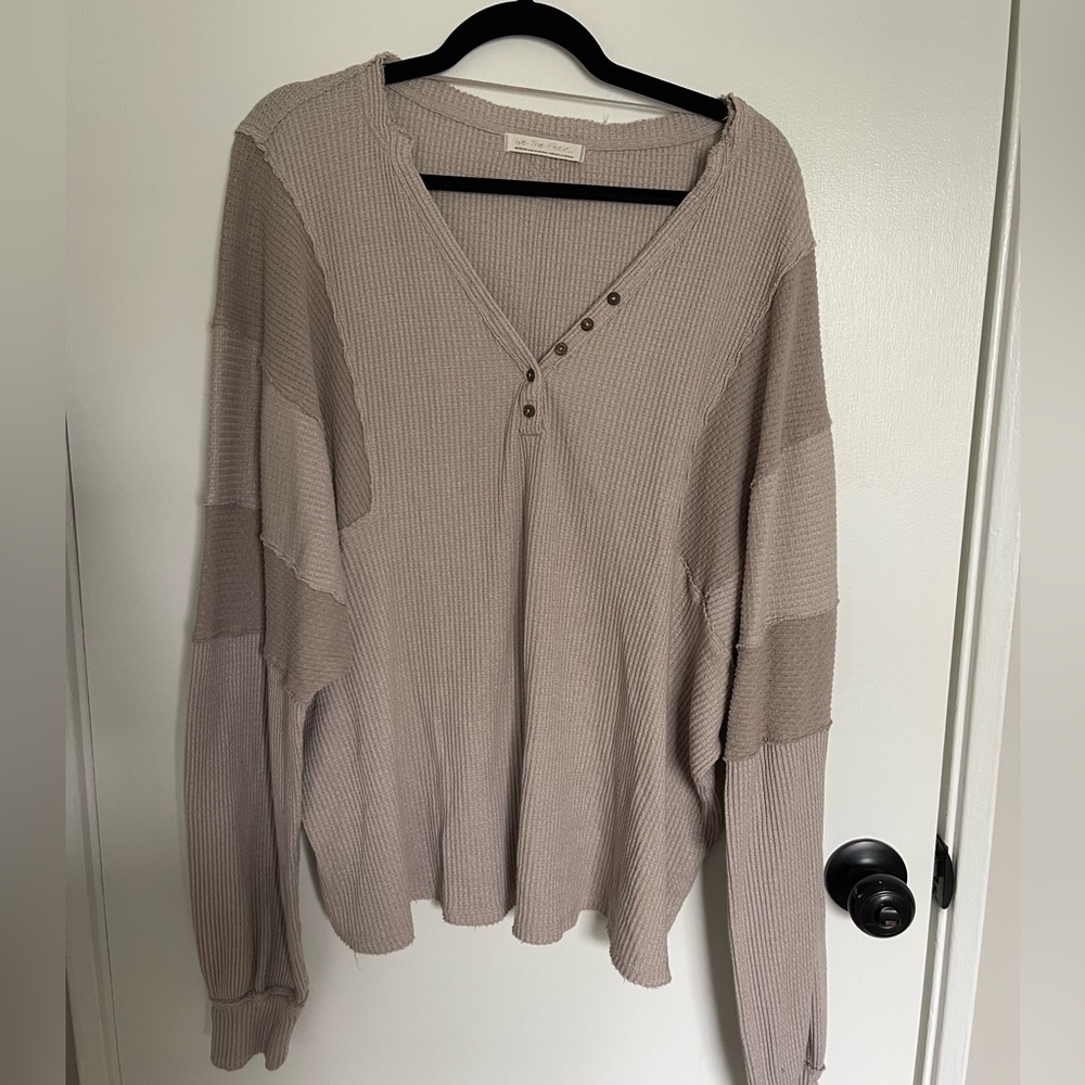 Free people long sleeve top. Size medium.